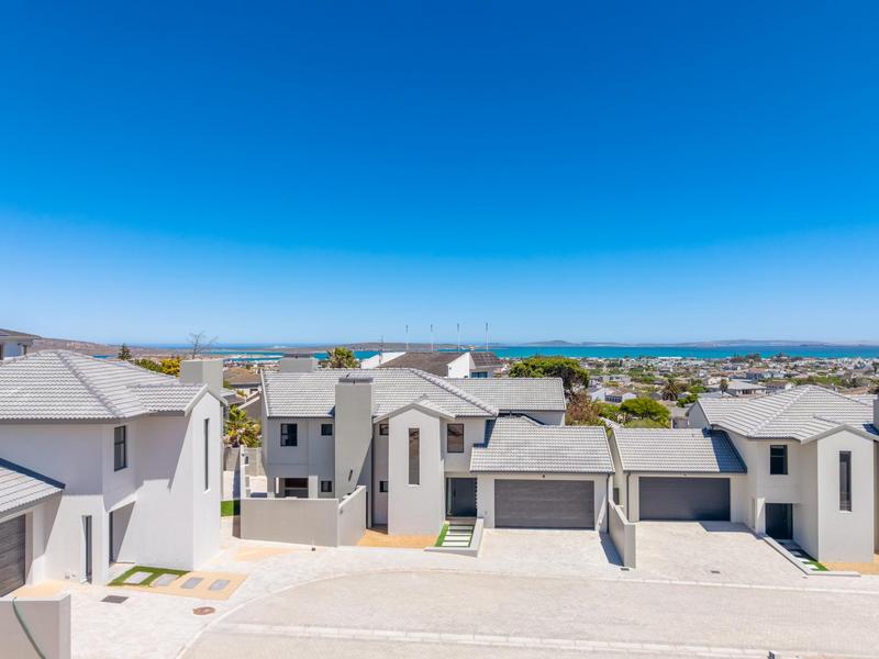 3 Bedroom Property for Sale in Country Club Western Cape